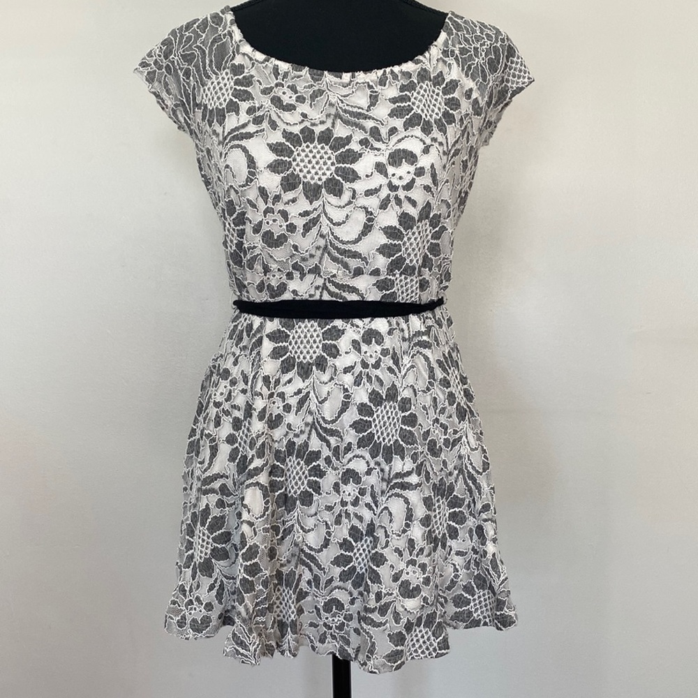 Motherhood maternity size M